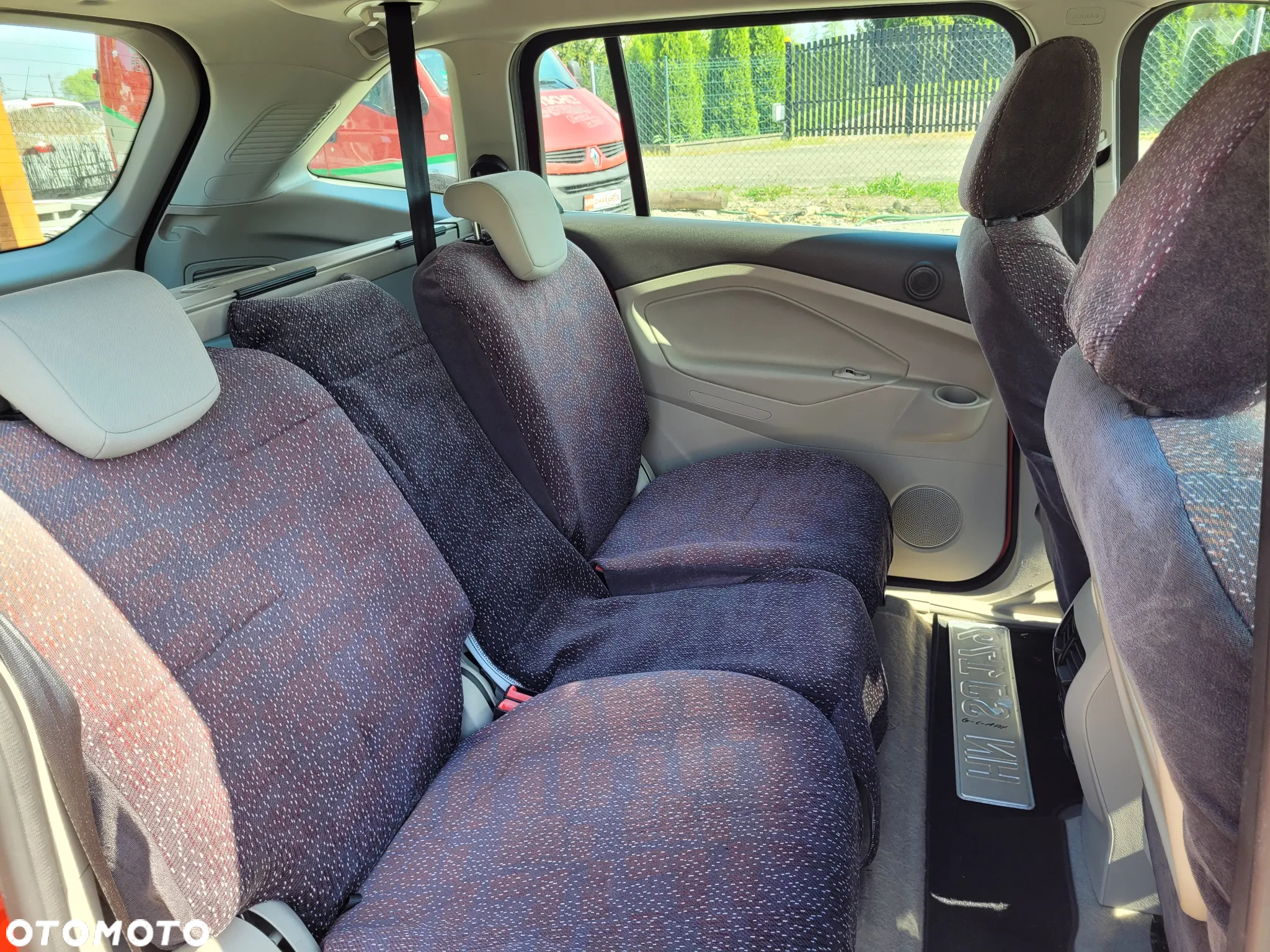 Ford Grand C-MAX 1.6 EcoBoost Start-Stop-System Champions Edition - 9