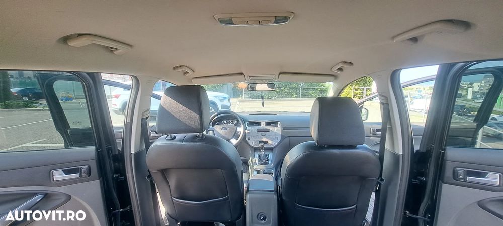 Ford Kuga 2.0 TDCi 2x4 Titanium - 8