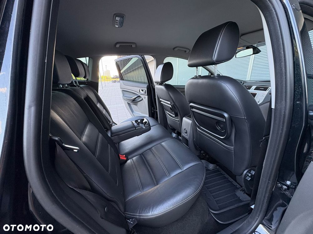 Ford Kuga 2.0 TDCi 4WD Titanium Plus - 16
