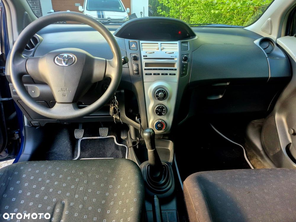Toyota Yaris 1.3 Luna A/C - 9