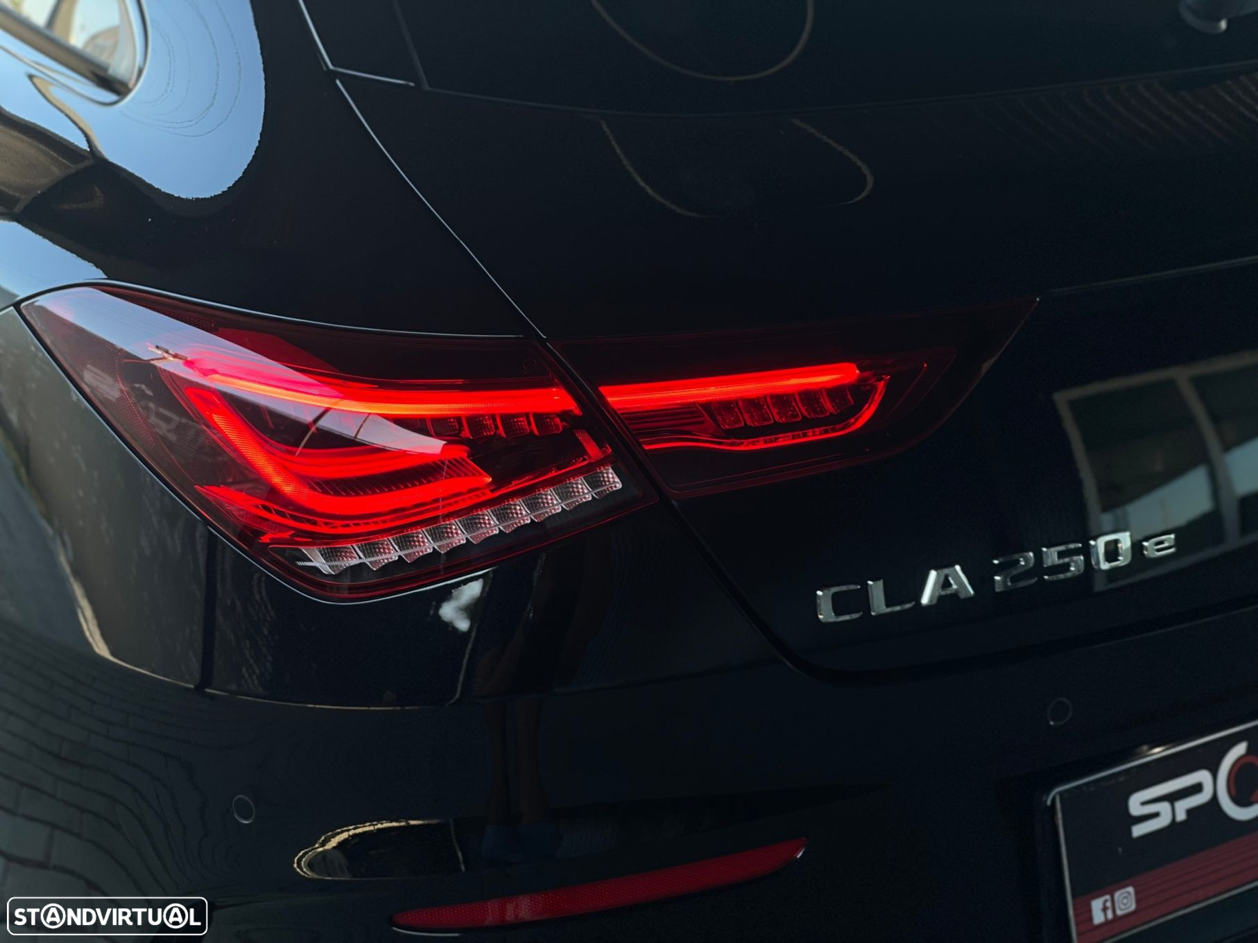 Mercedes-Benz CLA 250 e Shooting Brake AMG Line - 8