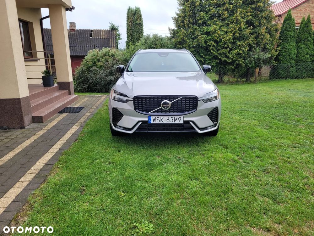Volvo XC 60 B5 B AWD Plus Dark - 4