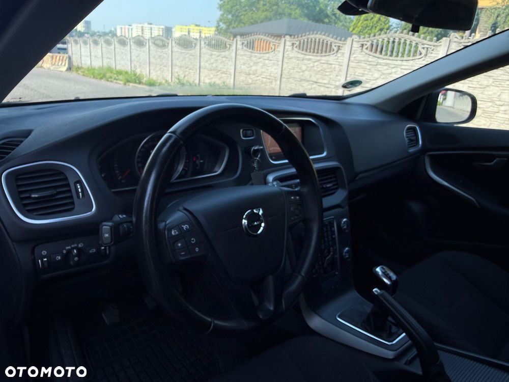 Volvo V40 - 23