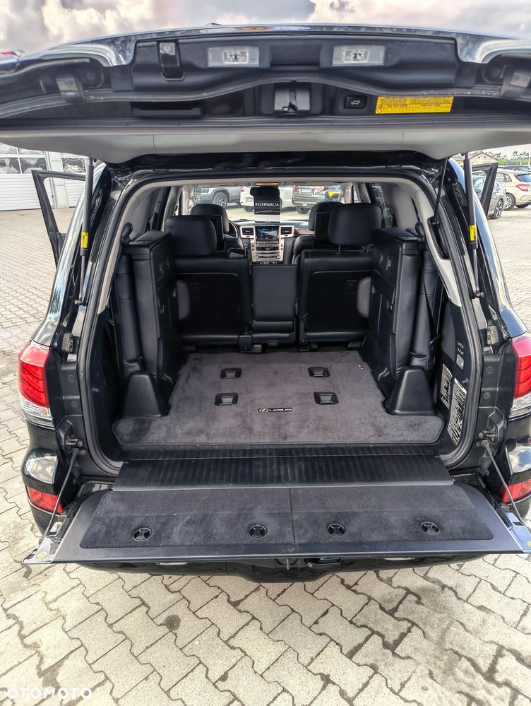 Lexus LX - 27