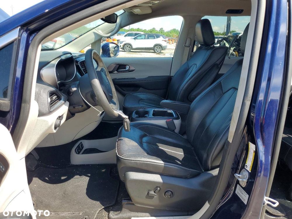 Chrysler Pacifica - 7