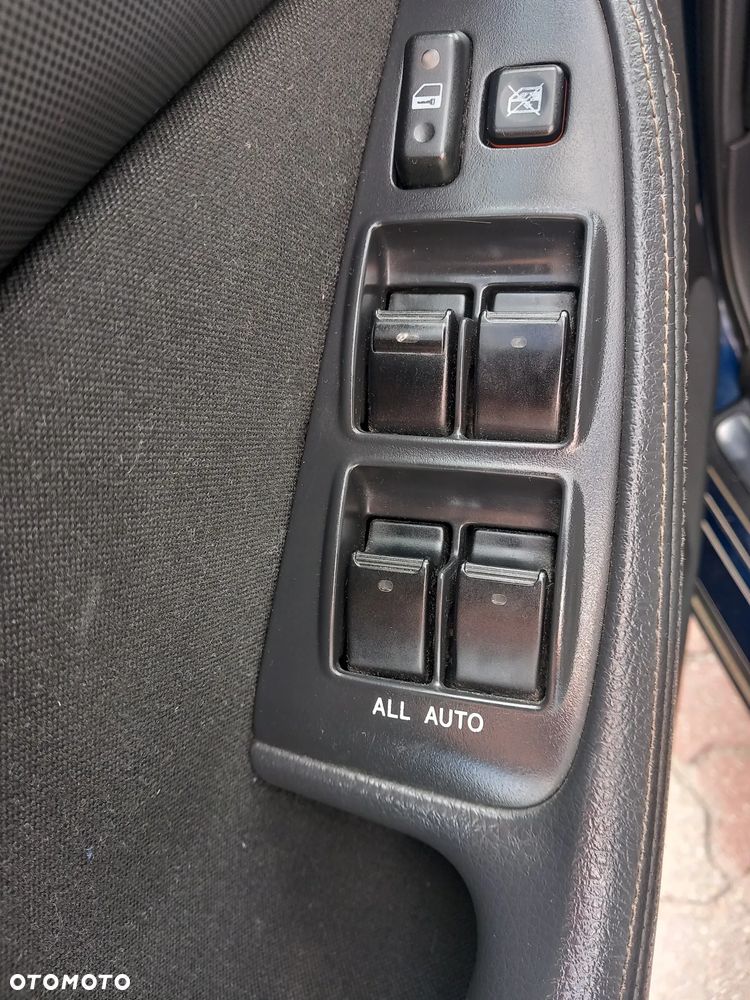 Toyota Avensis 2.0 D-Cat Sol - 11