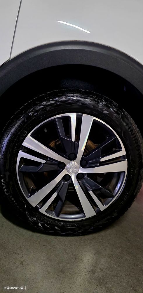Peugeot 5008 1.2 PureTech Allure Pack - 4