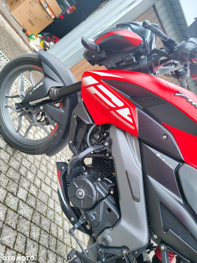 Bajaj Inny - 4