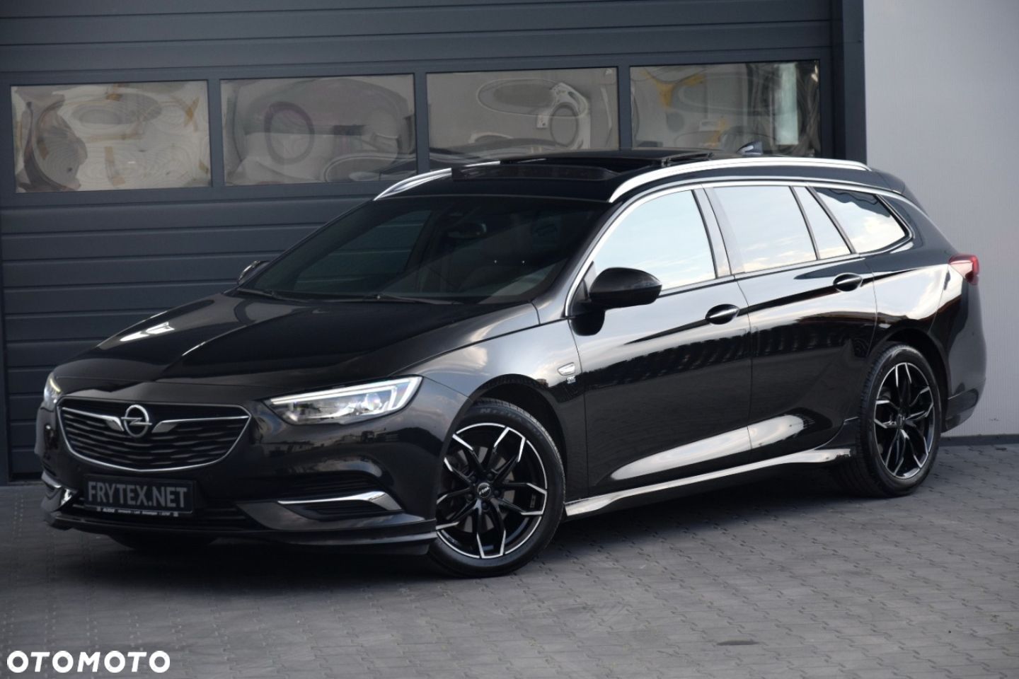 Opel Insignia - 1
