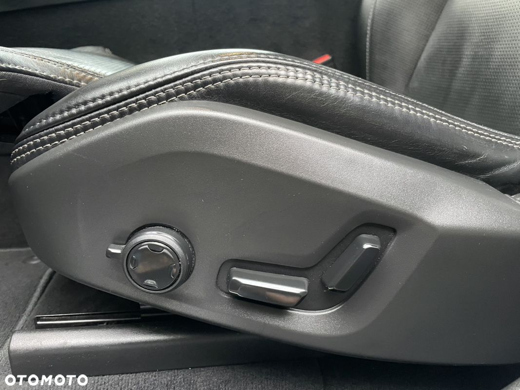Volvo XC 60 D5 AWD Inscription - 22