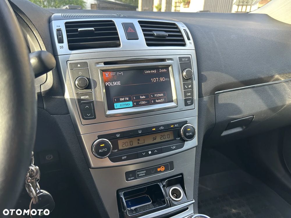 Toyota Avensis 1.8 Premium - 14