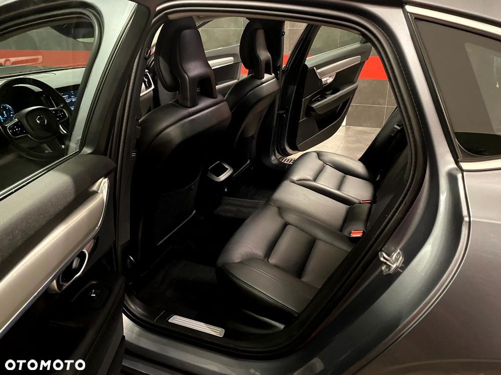 Volvo S90 D3 Momentum - 26