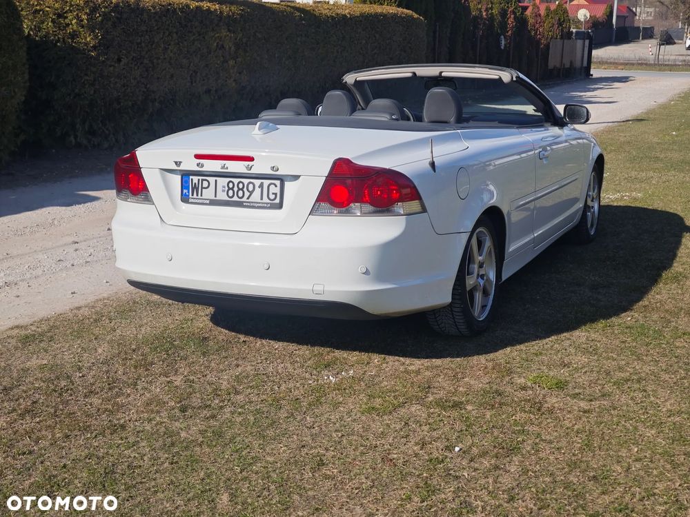 Volvo C70 2.0D Momentum - 25