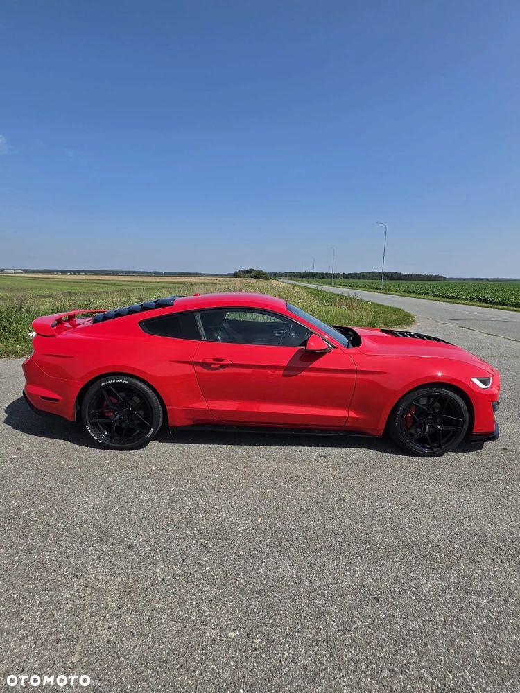 Ford Mustang - 2