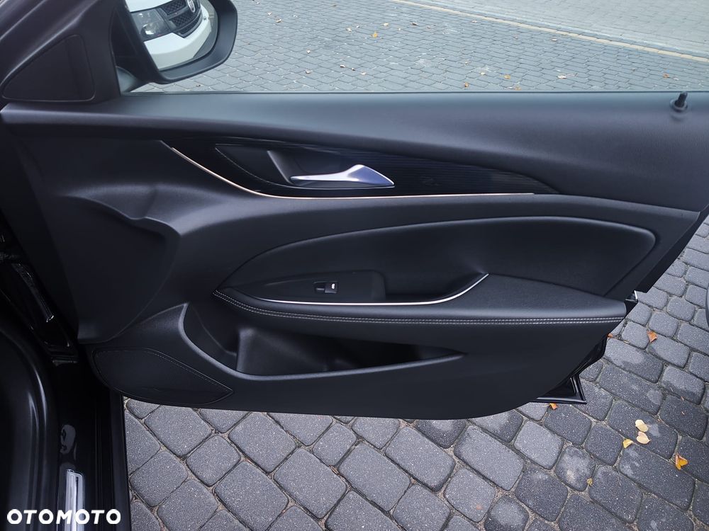 Opel Insignia - 22