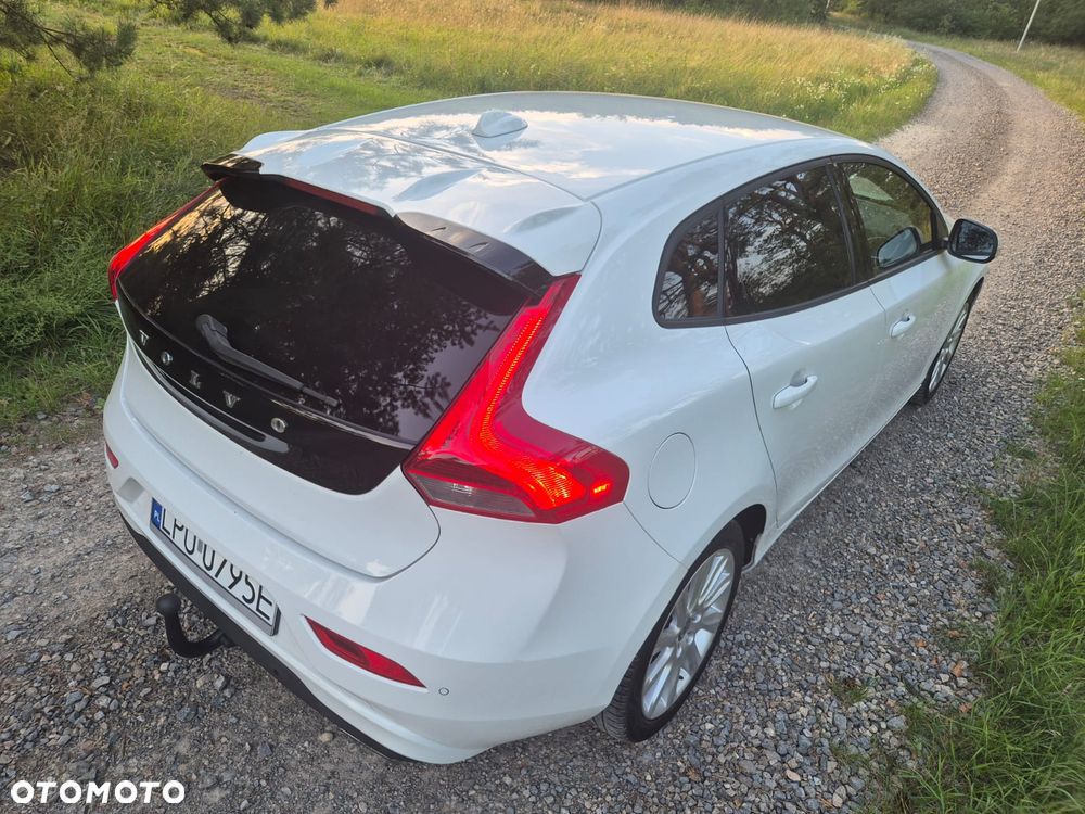 Volvo V40 D2 R-Design Momentum - 4