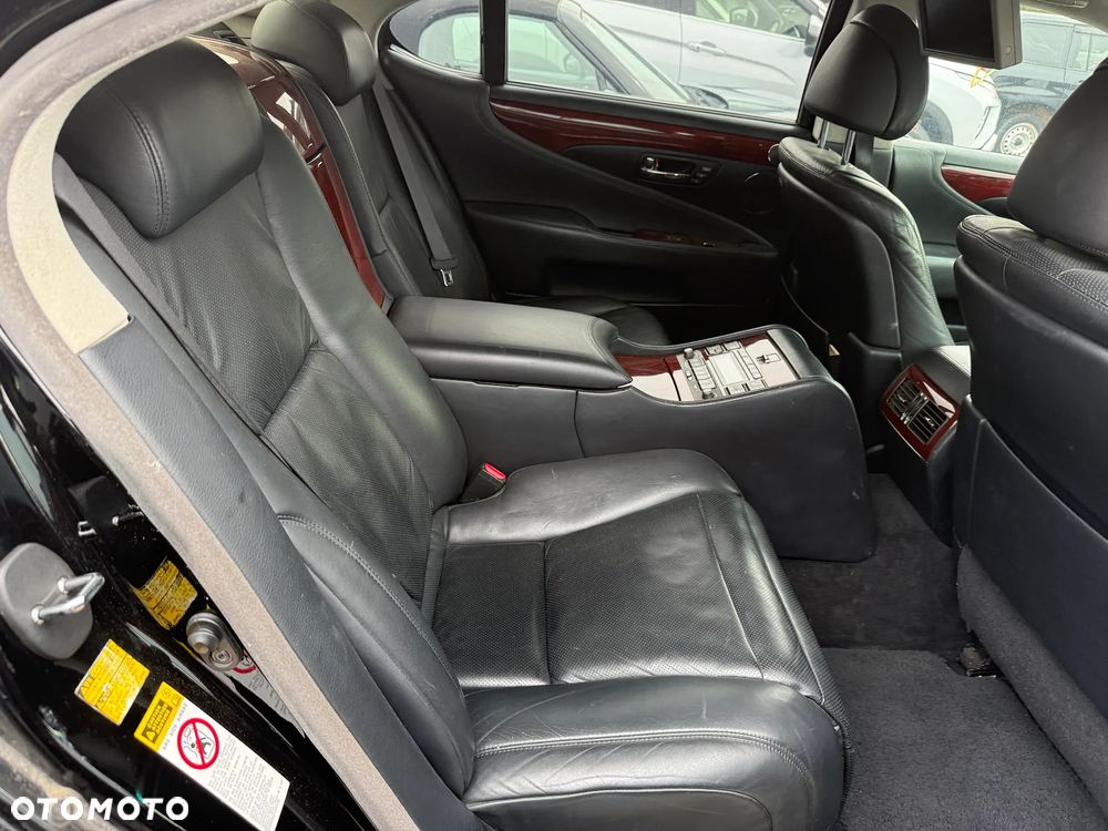 Lexus LS 460 Elite - 9