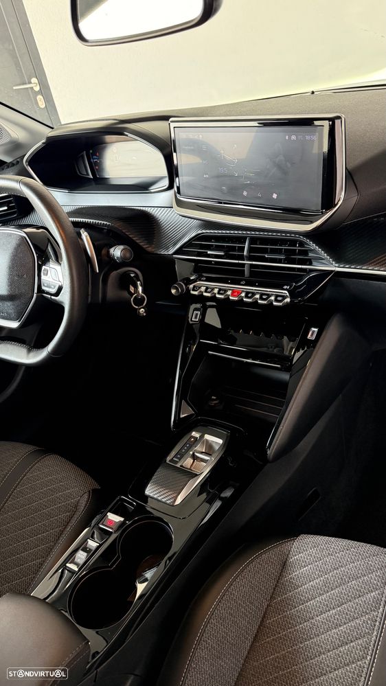 Peugeot 208 1.2 Hybrid Allure e-DCS6 - 31