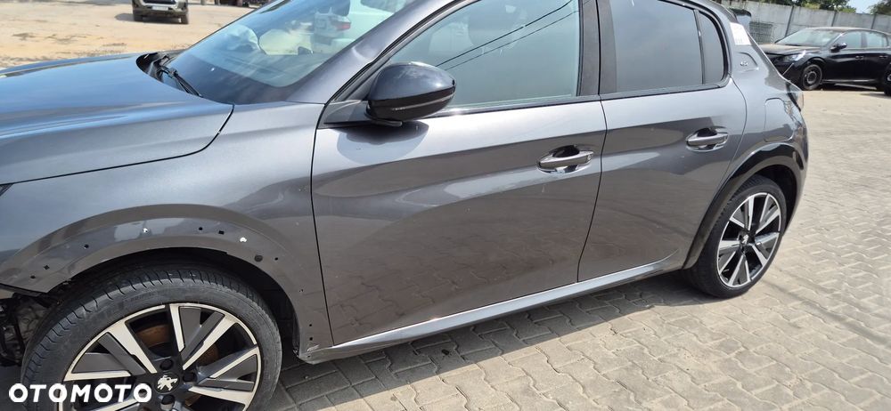Peugeot 208 1.2 PureTech GT S&S EAT8 - 11