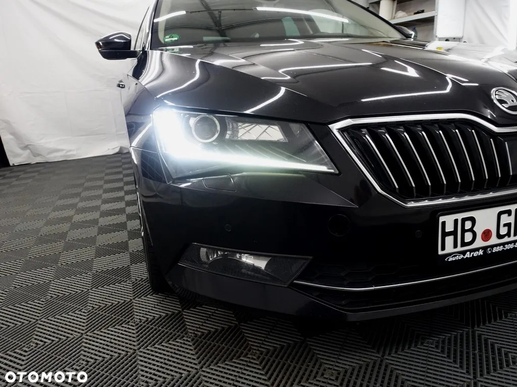Skoda Superb 2.0 TDI Style DSG - 22