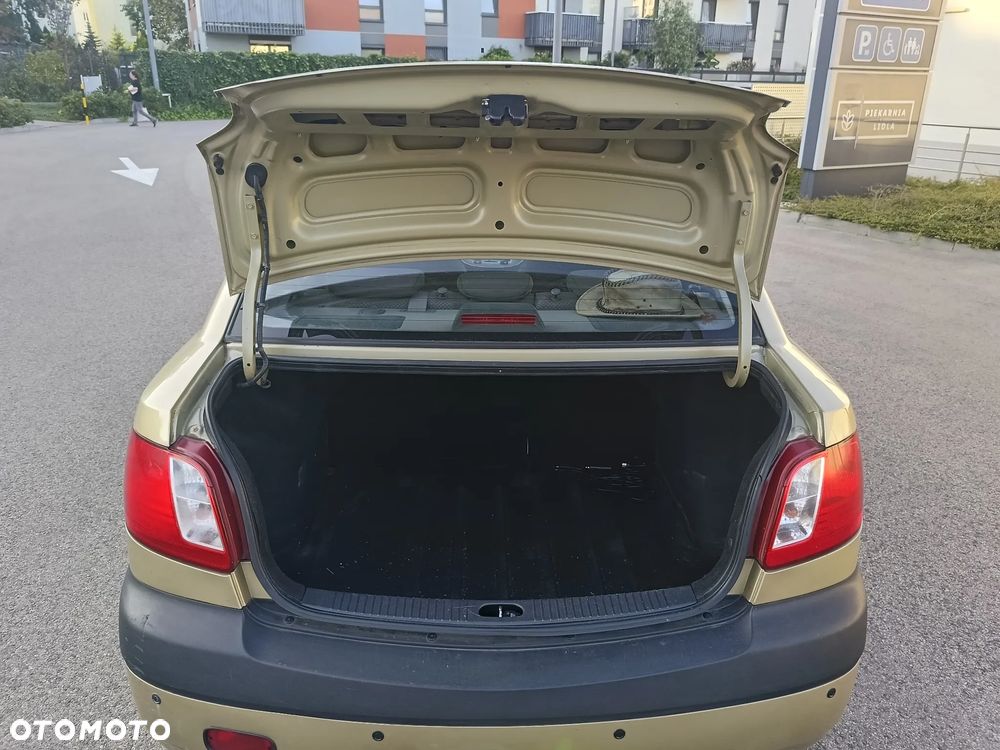 Kia Rio 1.4 Comfort - 8