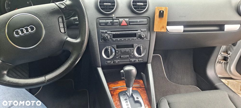 Audi A3 3-drzwiowe 2.0 FSI Ambition Tiptronic - 10
