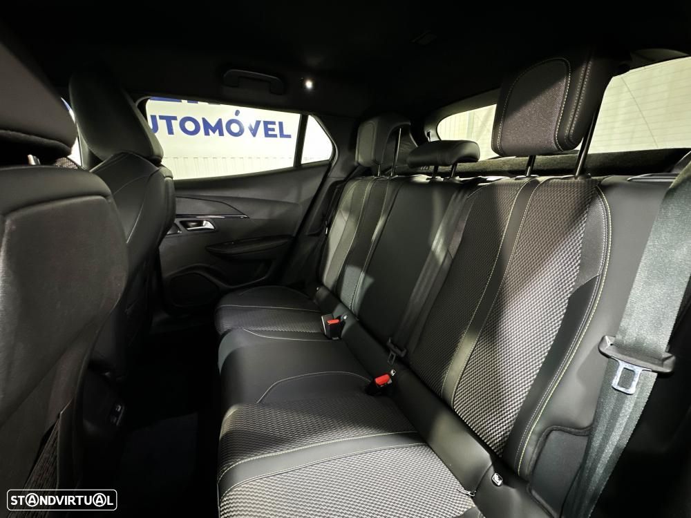 Peugeot e-2008 54 kWh GT - 8