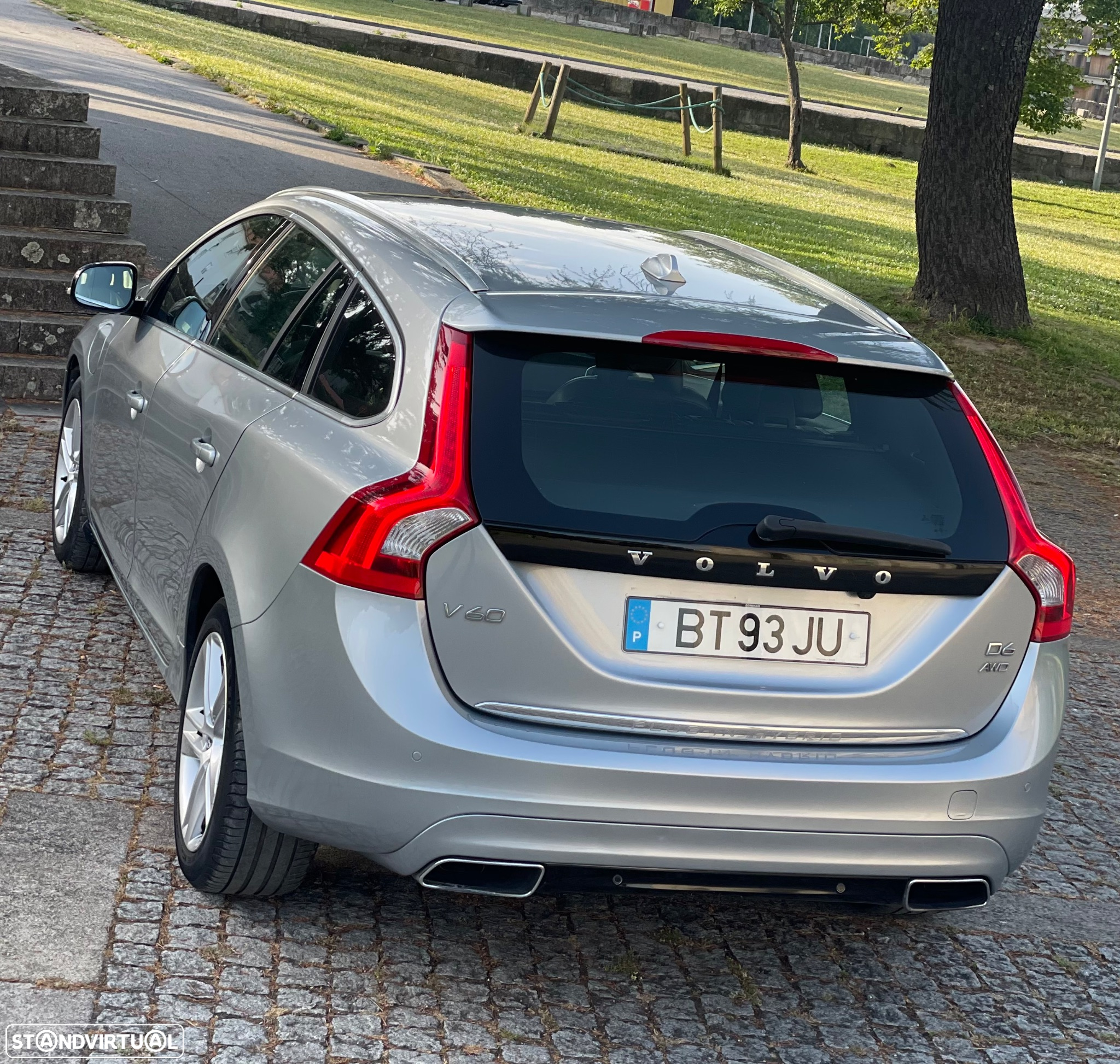 Volvo V60 2.4 D6 Summum AWD Phev - 16