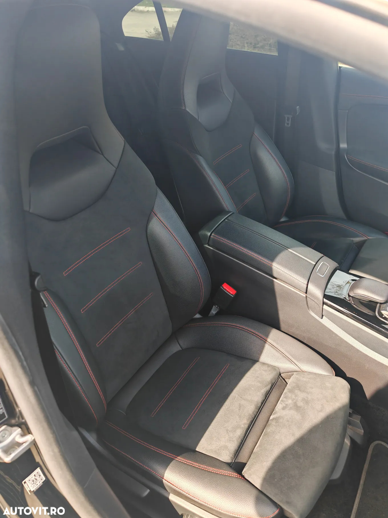 Mercedes-Benz CLA 250 4Matic 7G-DCT AMG Line - 12