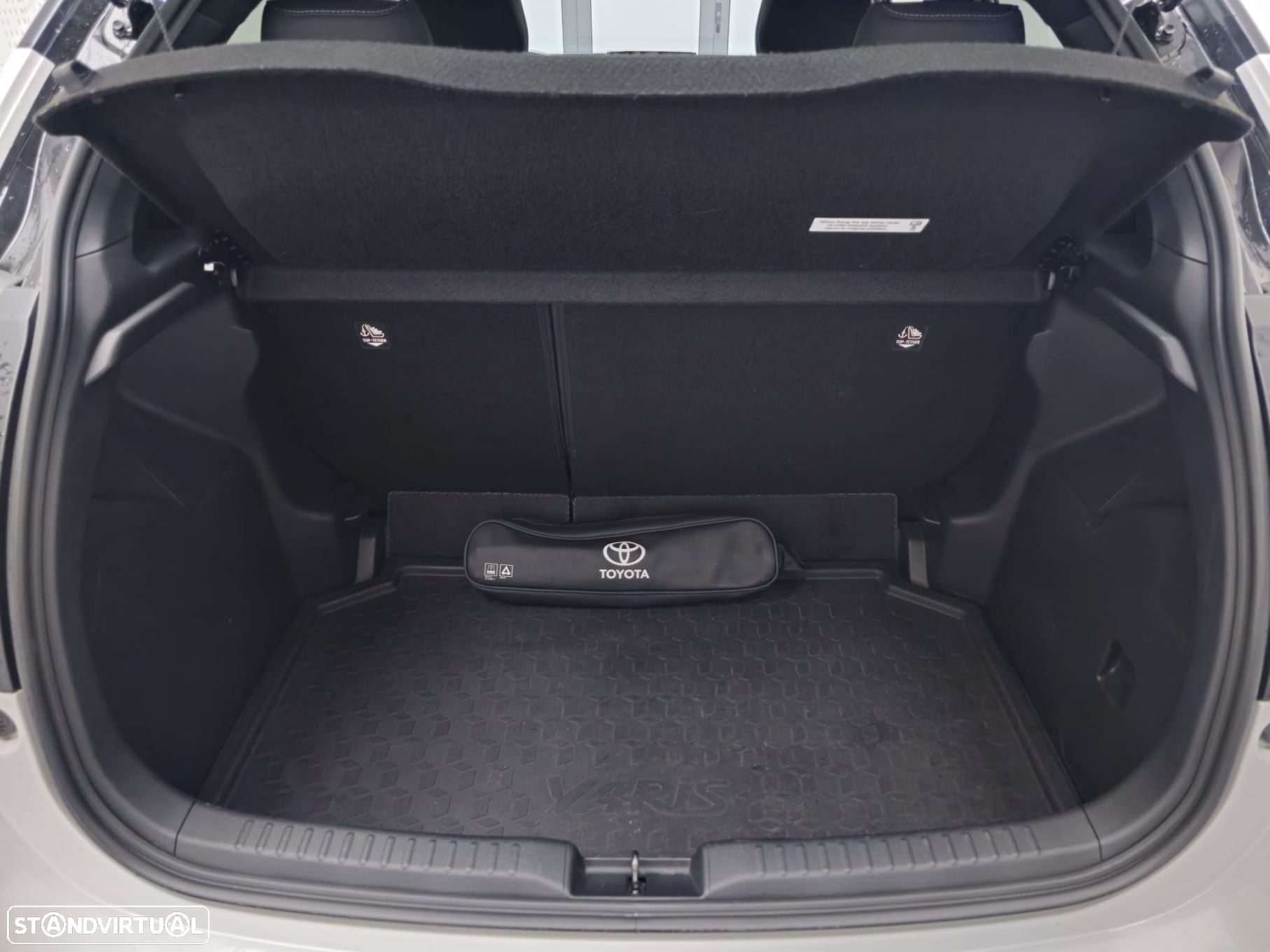 Toyota Yaris - 10
