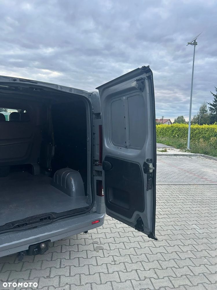 Opel Vivaro - 11
