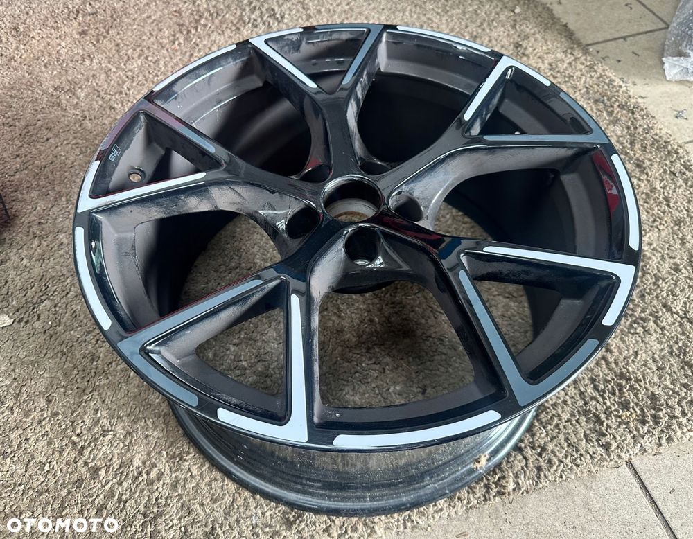 felga aluminiowa audi oe audi rs3 9.0" x 19" 5x112 et 25 - 2