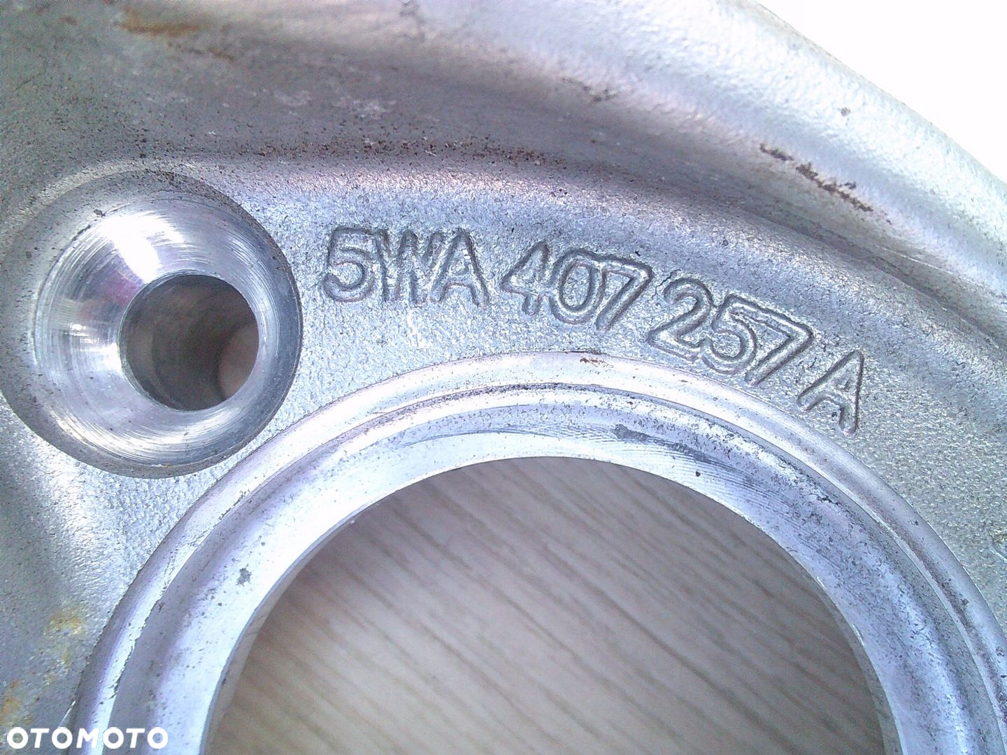 VW AUDI SKODA SEAT ZWROTNICA PRZÓD LEWA 5Q0407257A  AMORTYZATOR 3Q0413032A - 13