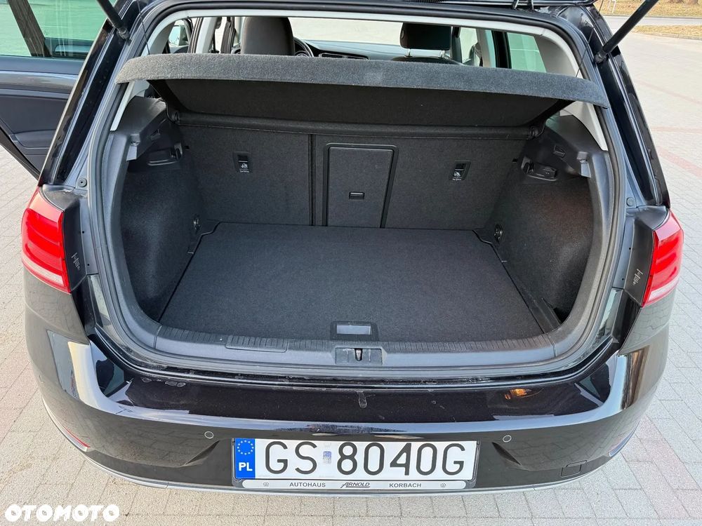 Volkswagen Golf - 11