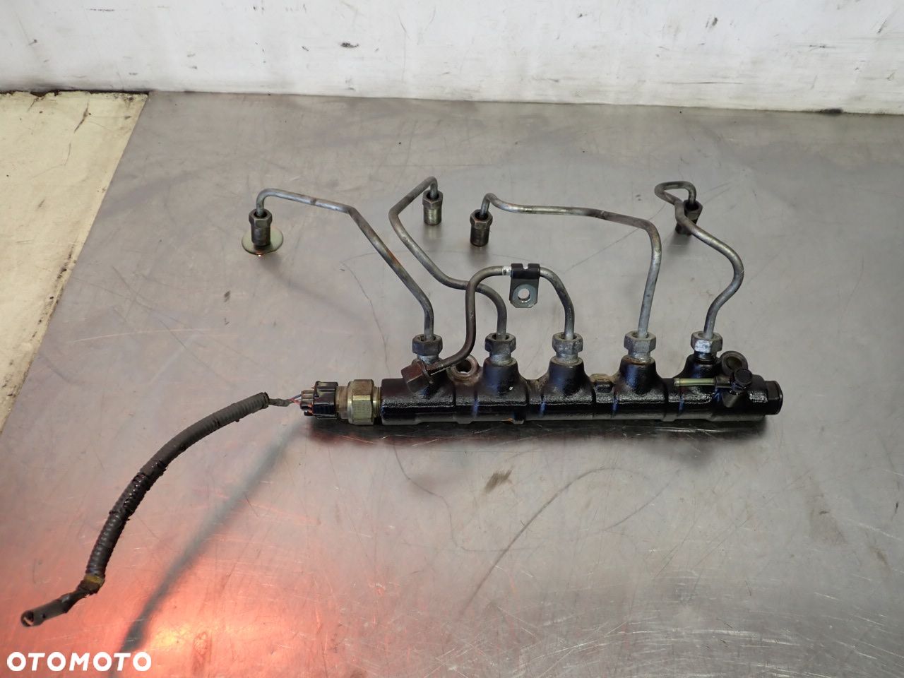 LISTWA WTRYSKOWA TOYOTA COROLLA E12 89458-12020 - 1
