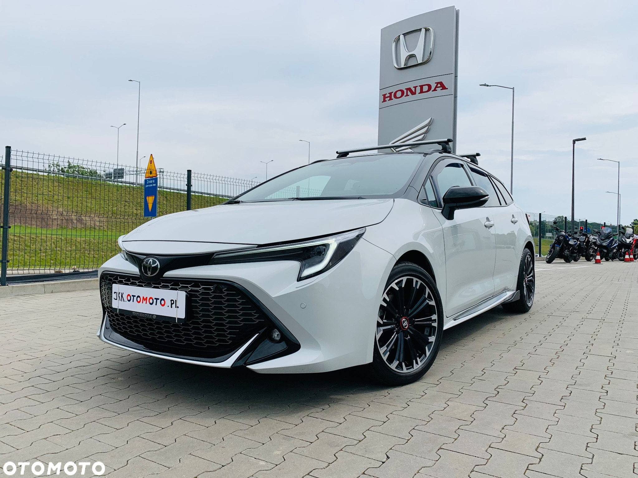 Toyota Corolla 1.8 Hybrid GR Sport Dynamic - 10