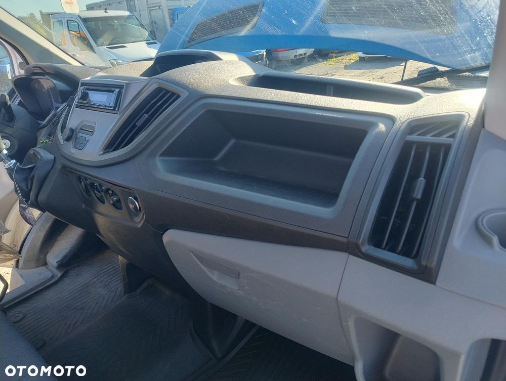 Ford Transit - 12
