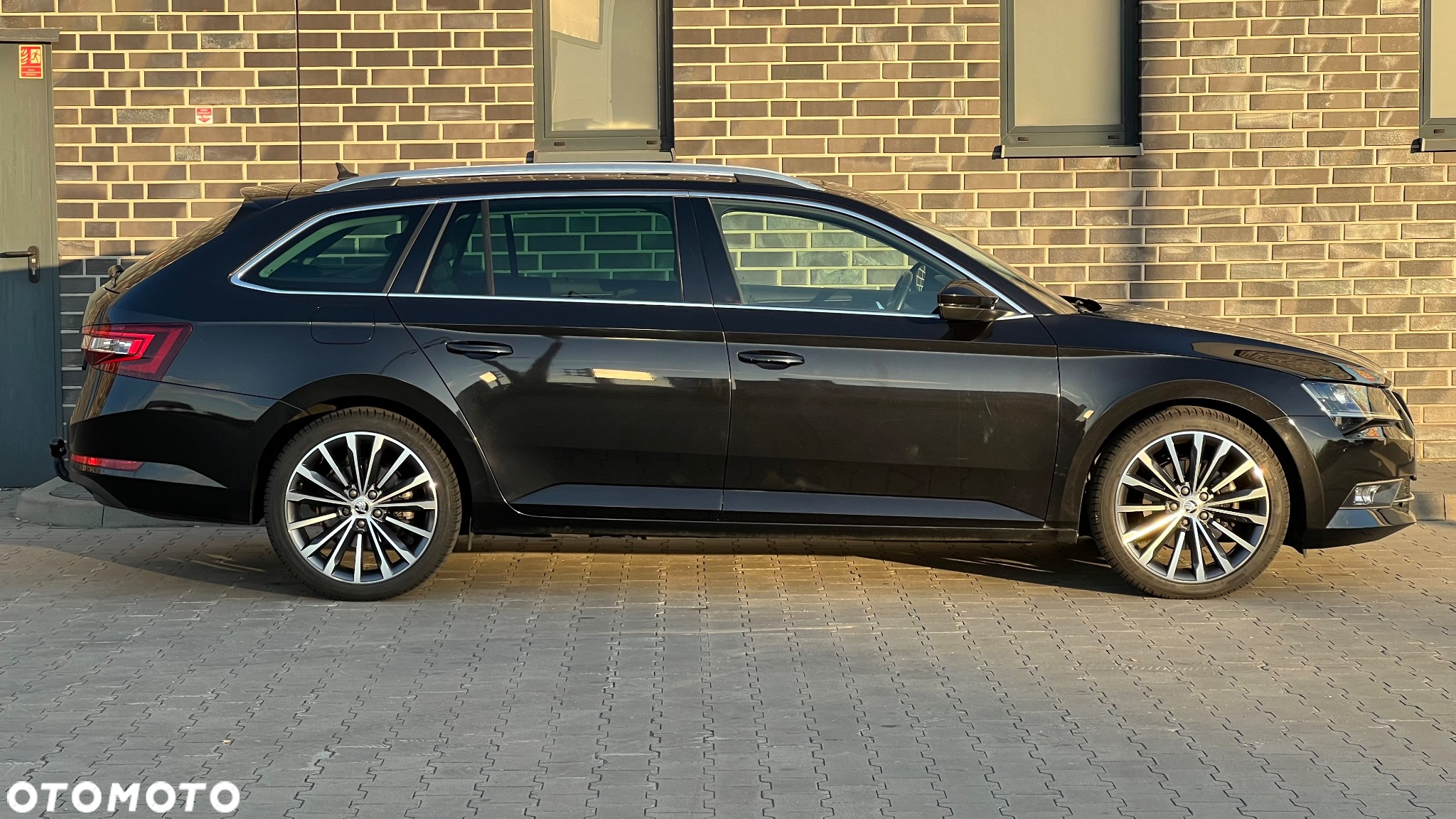 Skoda Superb 2.0 TDI 4x4 DSG L&K - 13