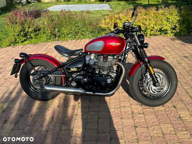 Triumph Bonneville Bobber - 11