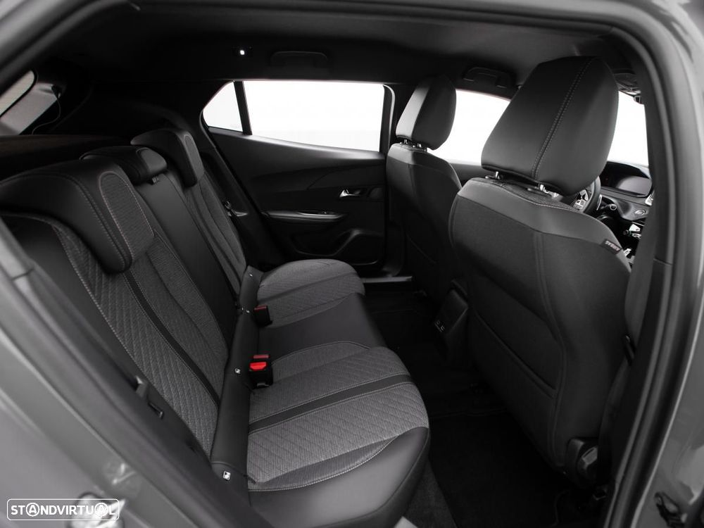 Peugeot 2008 1.2 PureTech Allure EAT8 - 12