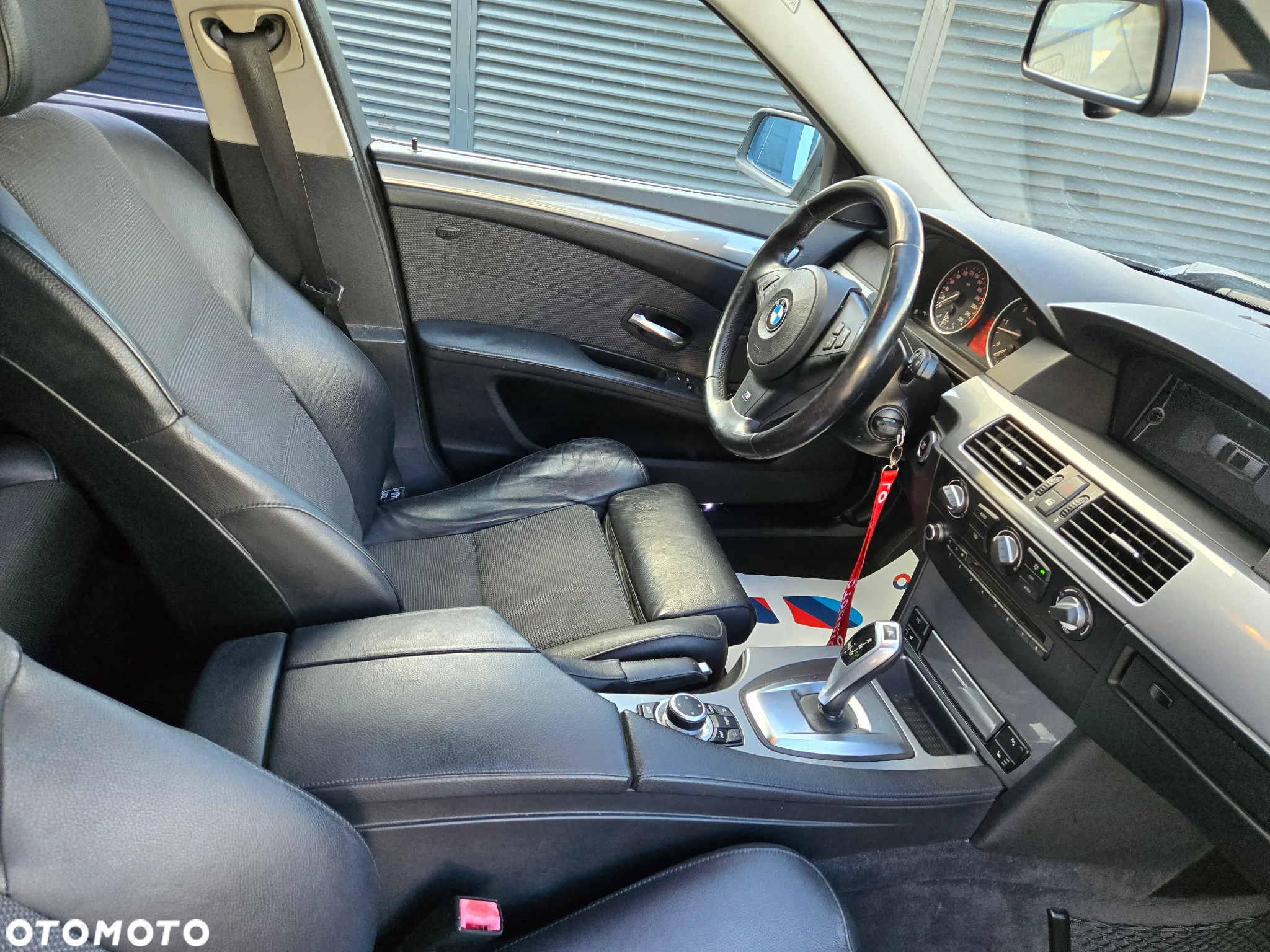 BMW Seria 5 525d Touring - 6
