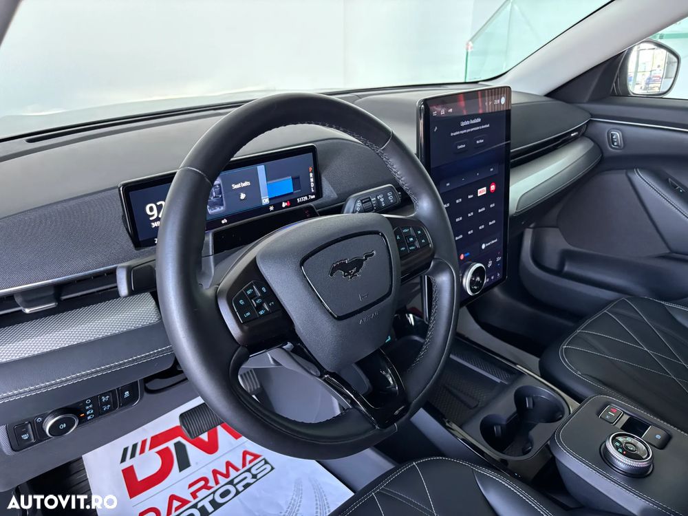 Ford Mustang Mach-E AWD PREMIUM - 10