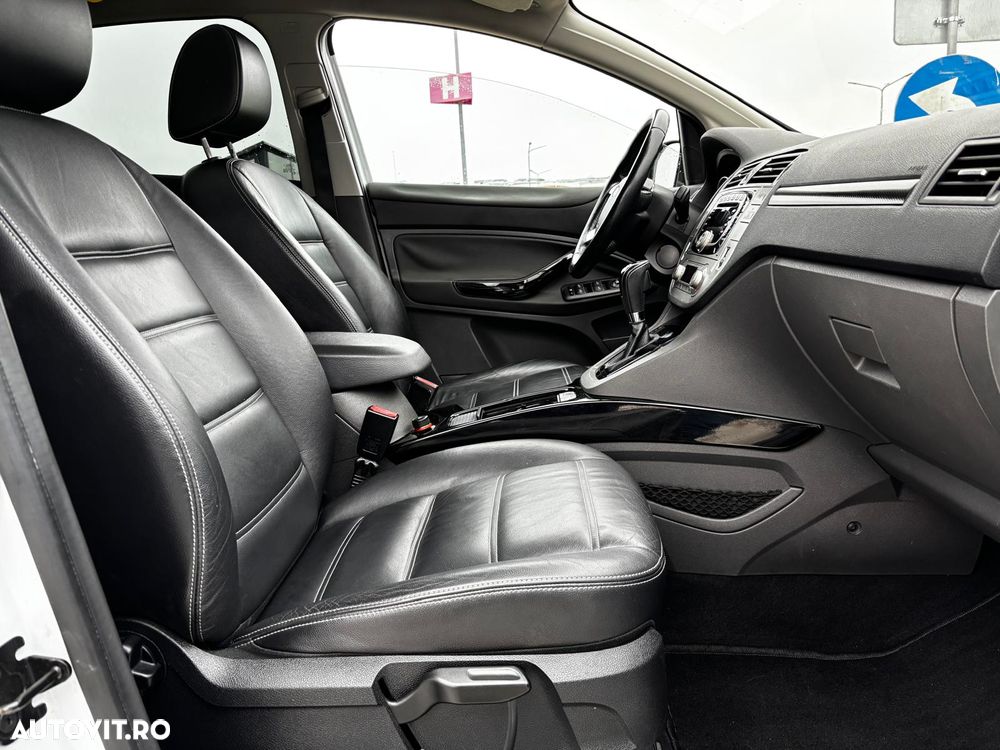 Ford Kuga 2.0 TDCi 4x4 Aut. Champions Edition - 4