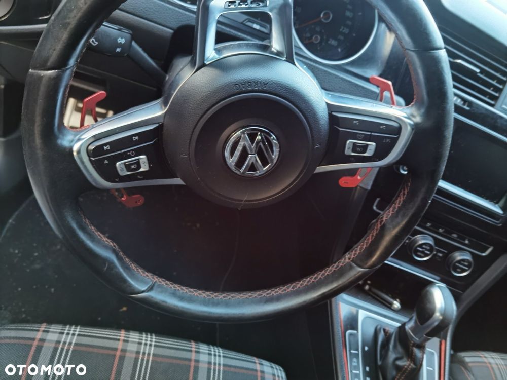 Volkswagen Golf GTI Performance BlueMotion Technology DSG - 4