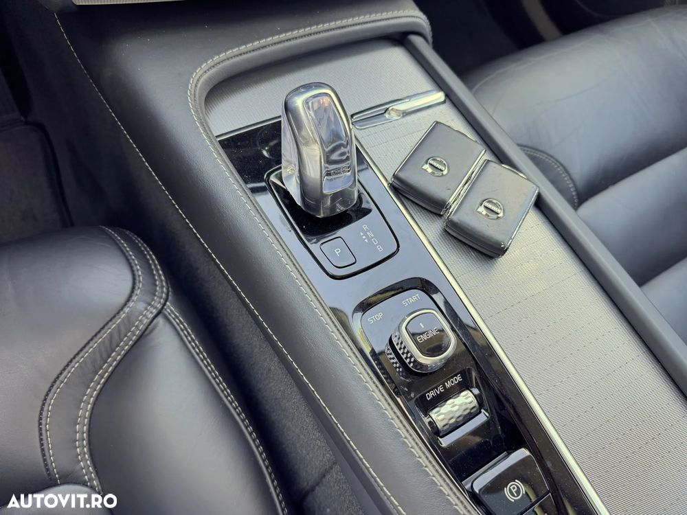 Volvo XC 90 T8 AWD Twin Engine Geartronic Inscription - 17