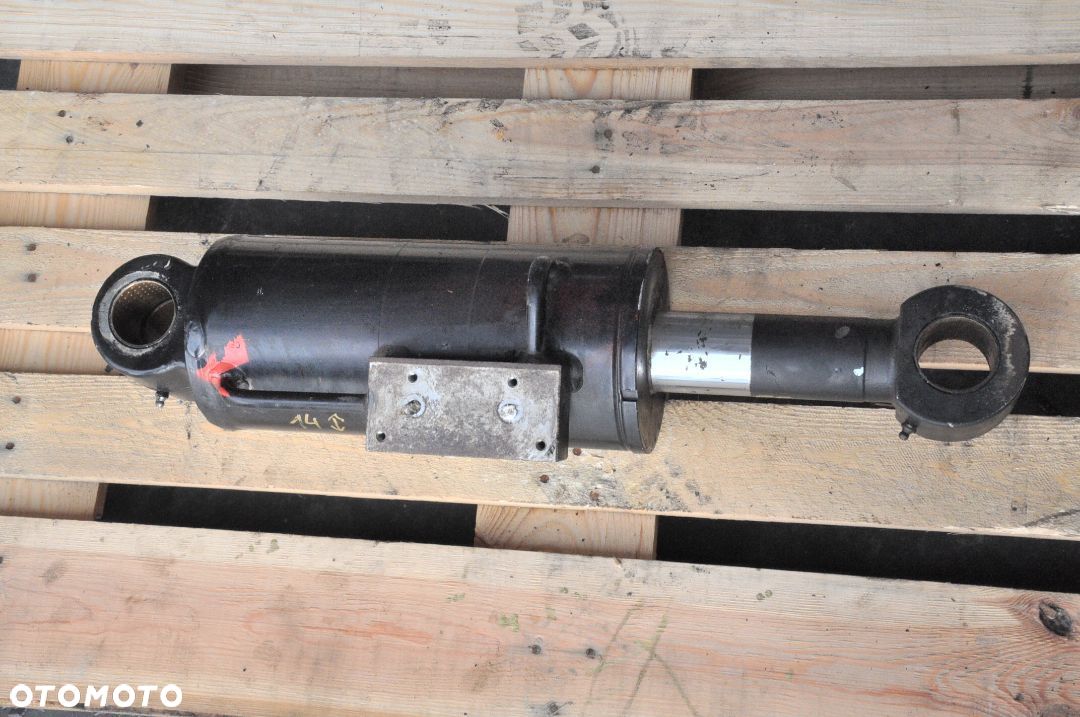 SIŁOWNIK HYDRAULICZNY MANITOU DŁ. 39 CM - 1