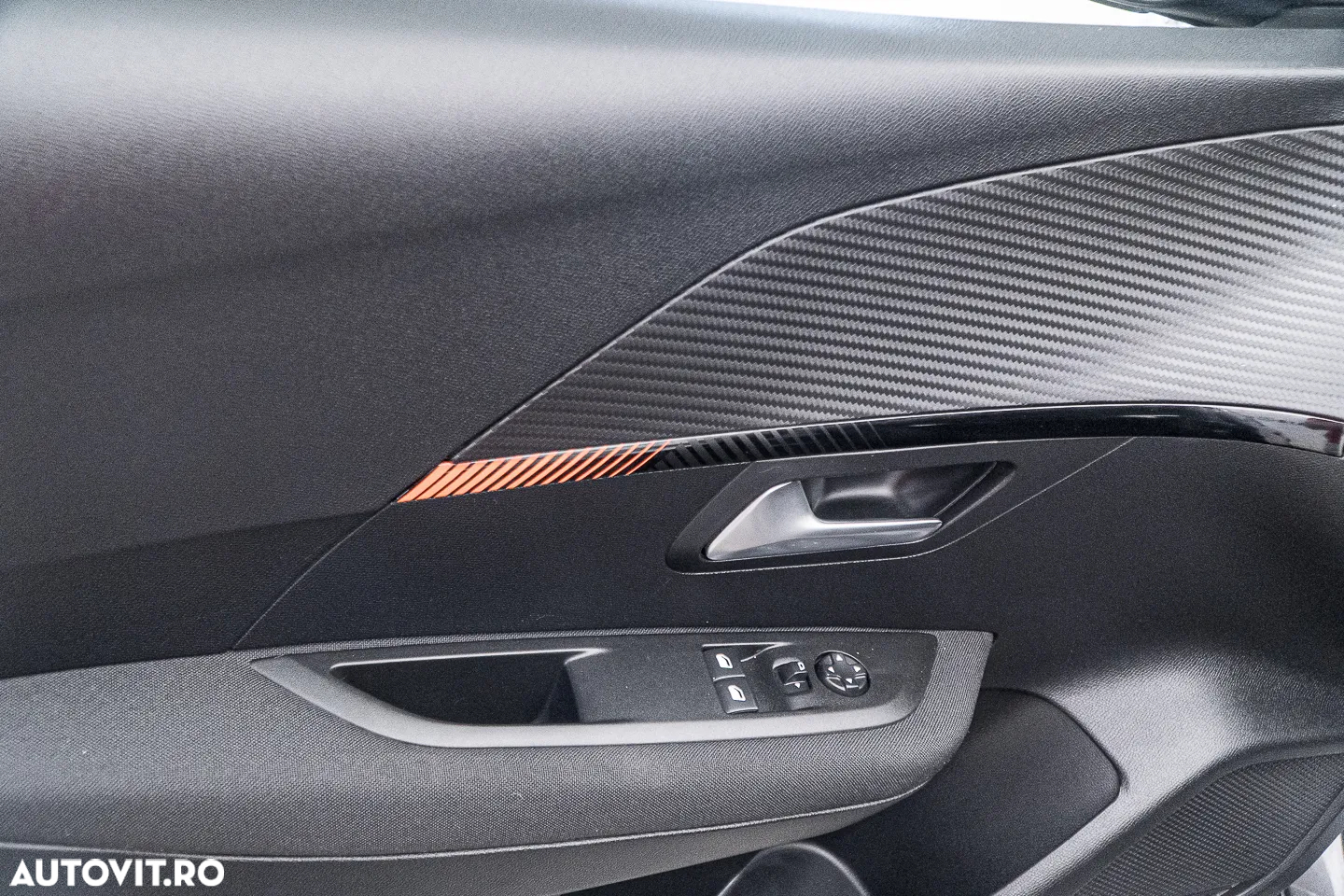 Peugeot 208 1.2L PureTech 100 S&S BVM6 Allure - 27