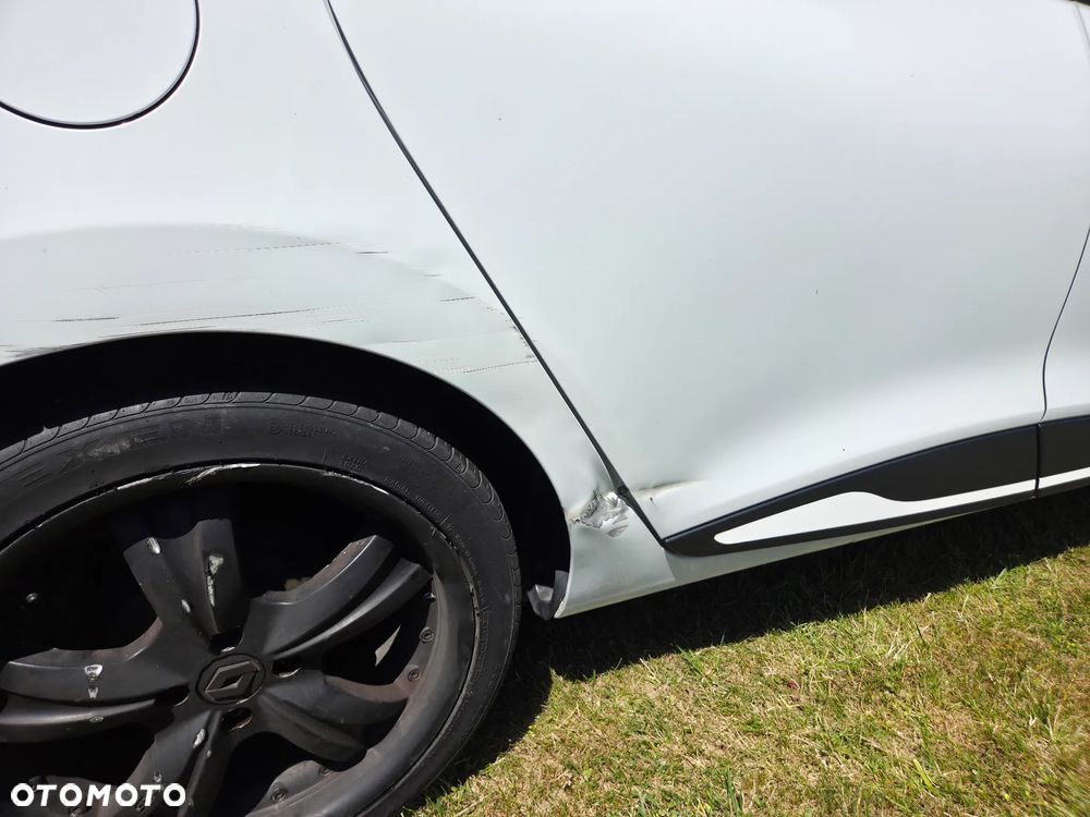 Renault Clio 1.2 16V Life - 9