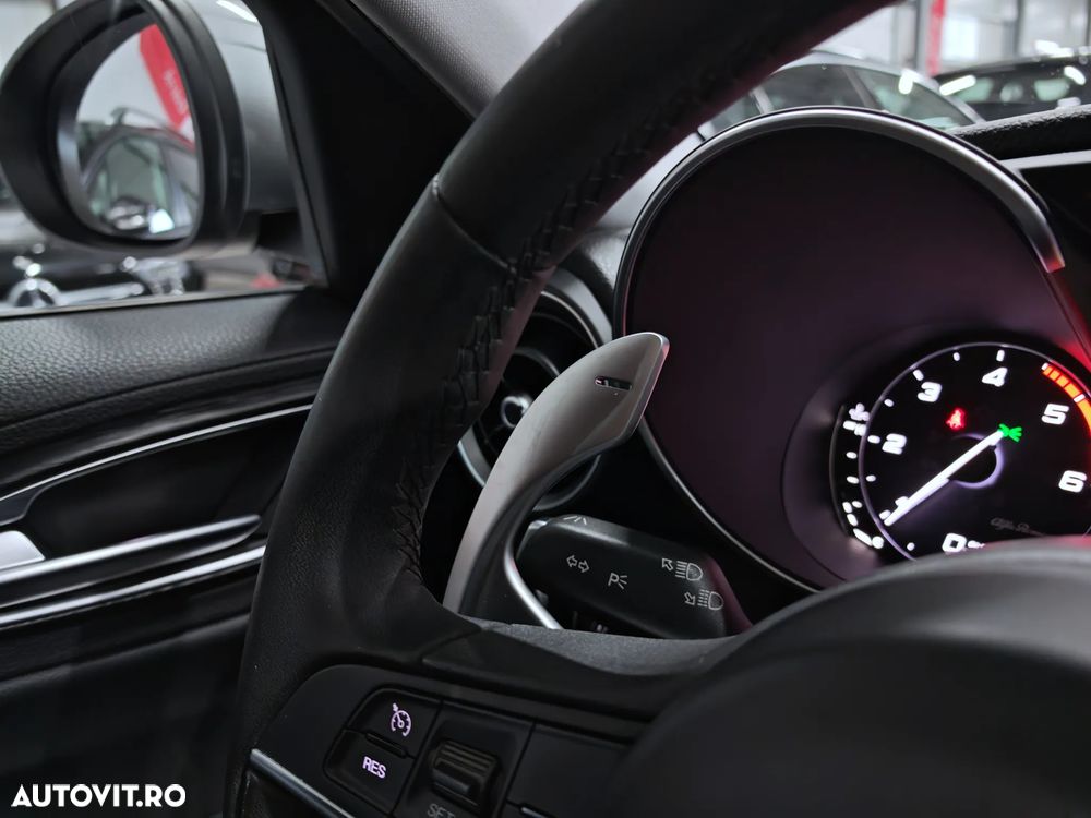 Alfa Romeo Giulia 2.2 JTDM Aut. Super - 32