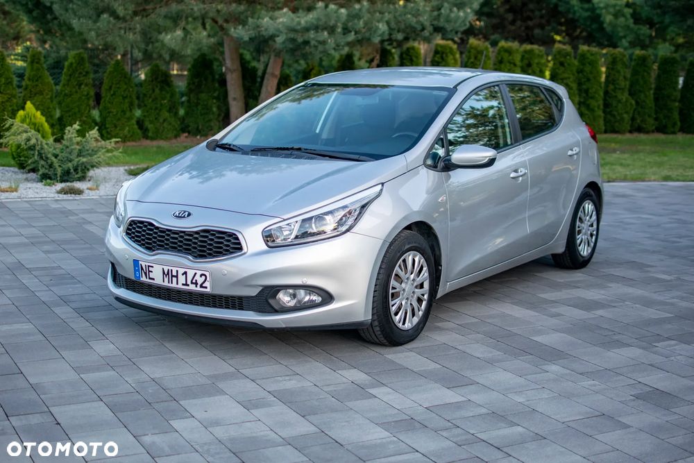 Kia Ceed - 11
